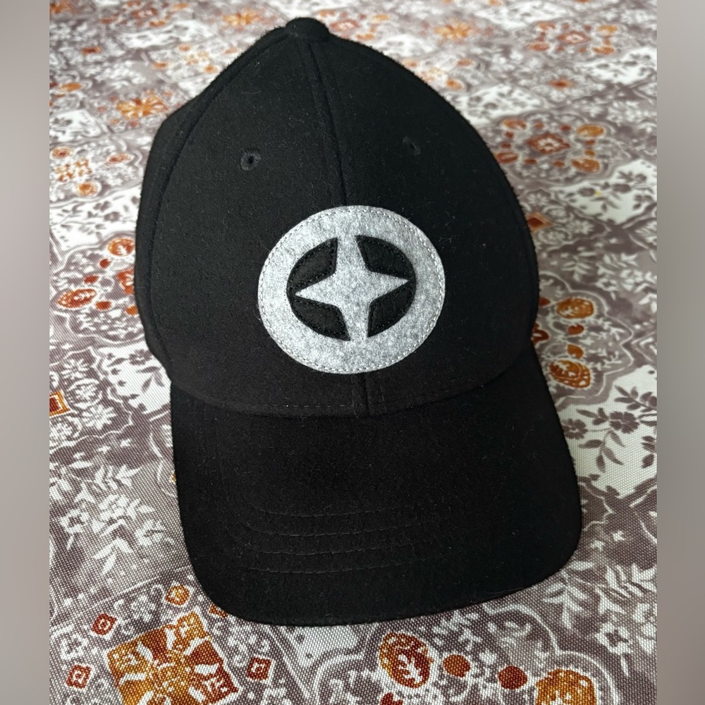 Centerpoint “Born for this”
Wool Baseball Hat Black Gray Archery Center Point
